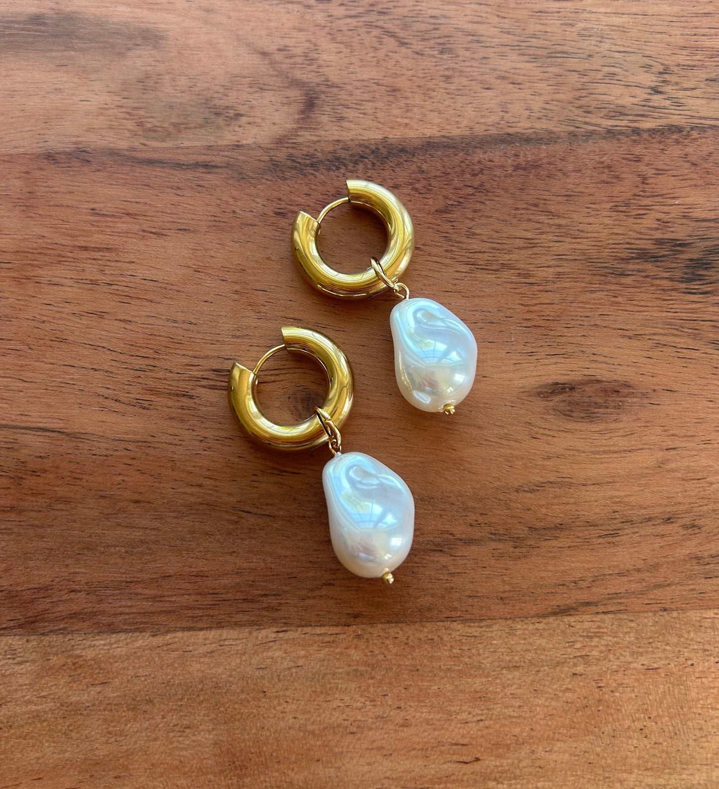 Dangle Pearl Earring
