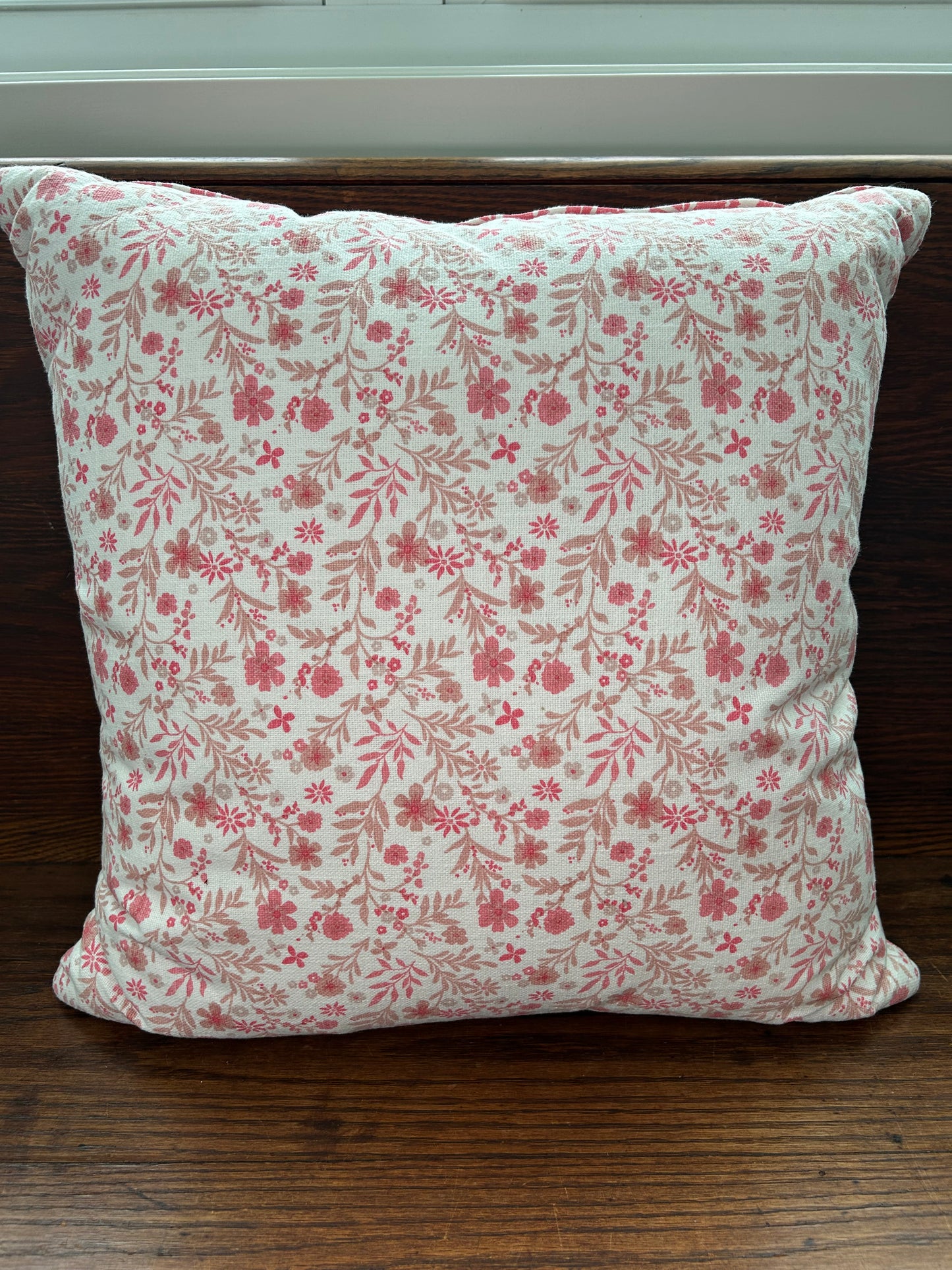 Pink/White Floral Pillow Set