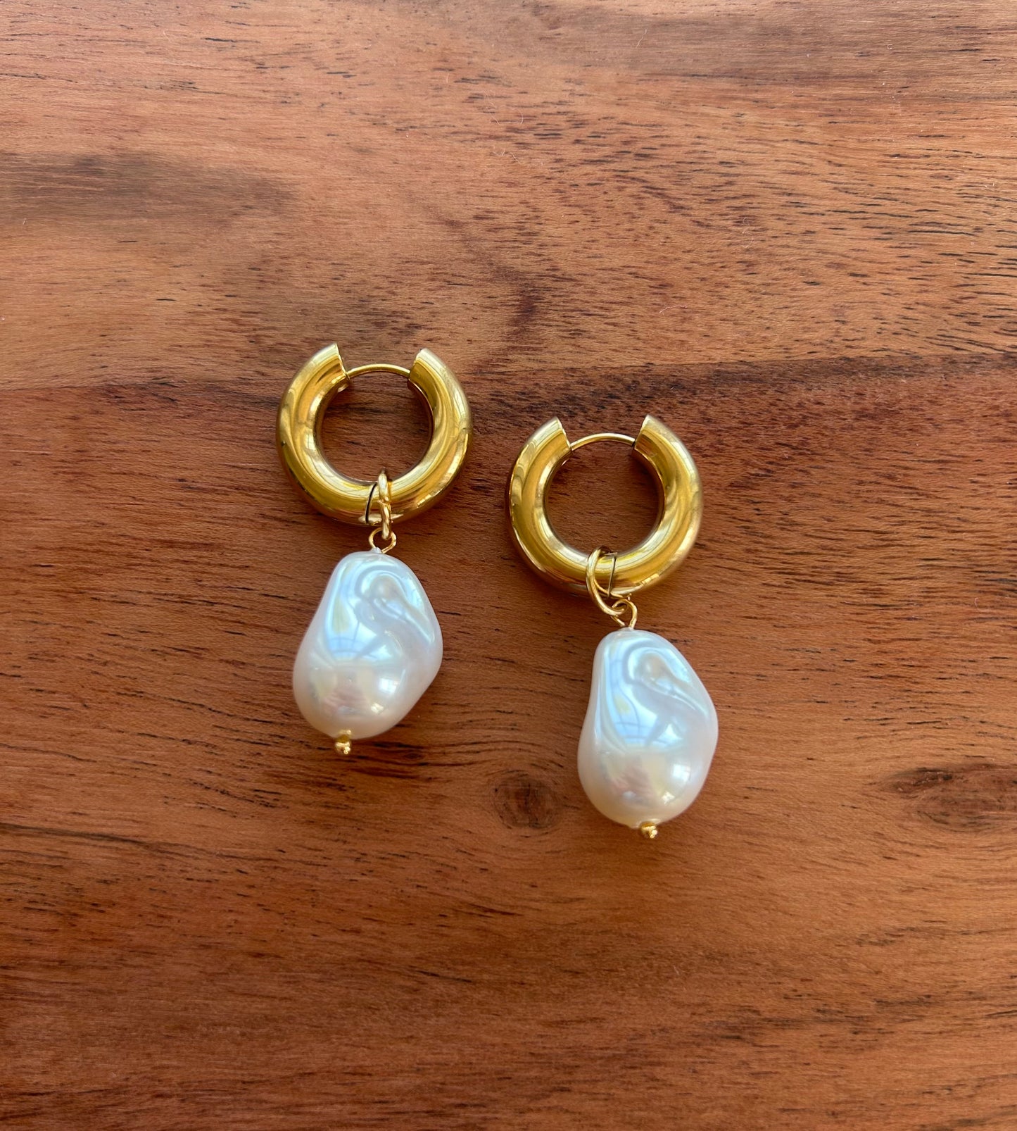 Dangle Pearl Earring