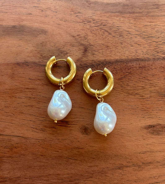 Dangle Pearl Earring